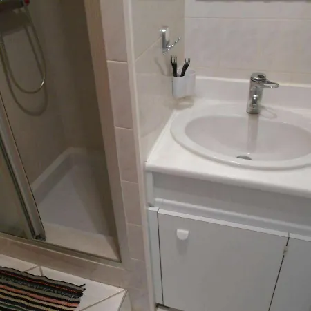 Apartmán T3 Climatise - Terrasse Sud, Parking Prive, 6 Couchages - - Fr-1-250-218