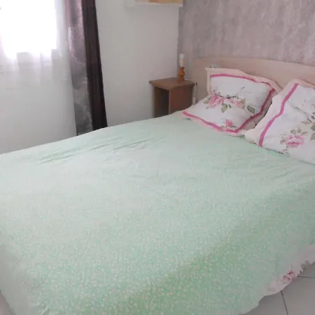 Apartmán T3 Climatise - Terrasse Sud, Parking Prive, 6 Couchages - - Fr-1-250-218 Le Grau-du-Roi
